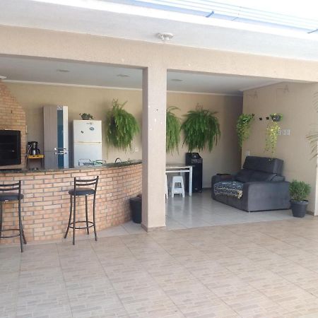 Edicula Com Um Quarto Banheiro E Piscina E Lazer Foz do Iguaçu Exteriör bild